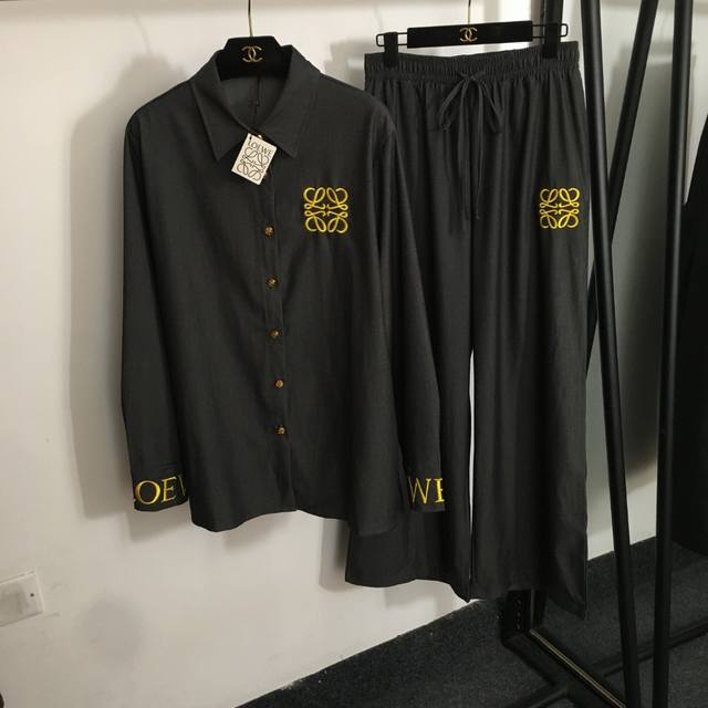 款号20253225 Loew*新款套装 胸前袖口Logo刺绣长袖衬衣+松紧腰阔腿长裤 灰色 蓝色 S-Xl M码 肩宽43 胸围106 袖长62 衣长71 腰