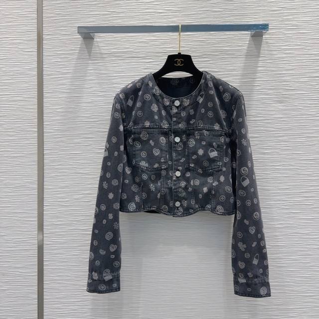 Chane* 2025Ss新款 高颜值 全系列出品 百搭无烦恼 就是很干净的感觉 人手必备 真的很赞 手感很舒服的洗水牛仔棉 做旧酵洗造型 五金独家重磅开模 S