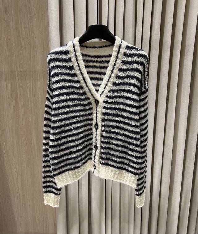 新品#Dio*V领船锚扣条纹针织开衫 蚕丝混纺 超级舒服 定色定染 欧代订单 Size S-M-L code 25031615