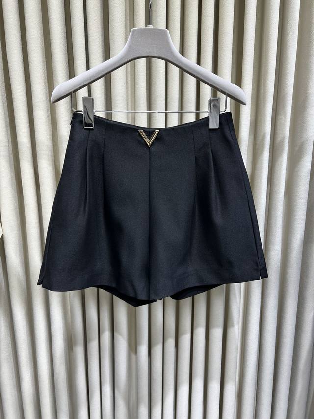 新品#Vt*金属V字扣高腰百搭短裤 代工厂p渠道原单 Size S-M-L-Xl code 24051912-13