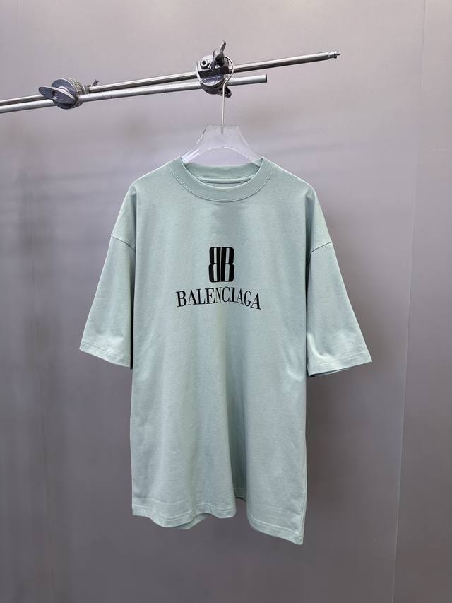 巴黎 新款短袖T 成衣洗水工艺加最新印花标 100%精梳棉 男女同款 尺码Sml