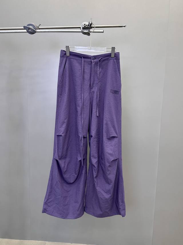 Mm6 新款休闲裤 经典刺绣标 人棉混纺特殊面料 休闲宽版裤型 男女同款 尺码Sml