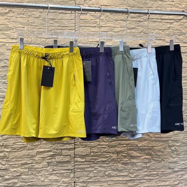 Arc'teryx 始祖鸟25Ss夏季新款冰丝速干户外休闲运动短裤！ 采用冰丝面料，透气性B 2强，适合各种环境，跑步时方便排汗，舒适质地轻盈，不易褪色、不变形