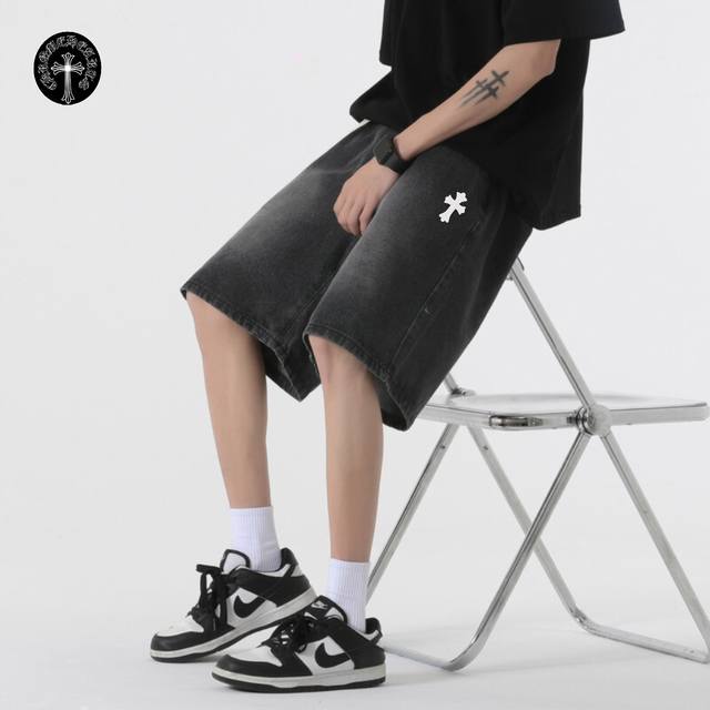 上新 ！！！ 克罗心Chrome Hearts 夏季薄款水洗牛仔潮裤 男女同款 采用国际进口优质牛仔面料 百洗不裂 不变形 耐磨性高 色牢度牢等特点 穿着舒适