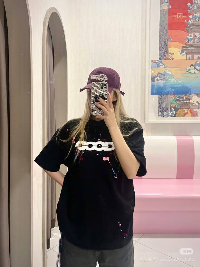 搭配资讯图 “Good”常在 正确版本 汪苏泷同款 原厂A1品质 Goodbrand 彩色泼墨刺绣“Good”印花Logo 宽松短袖T恤 男女款