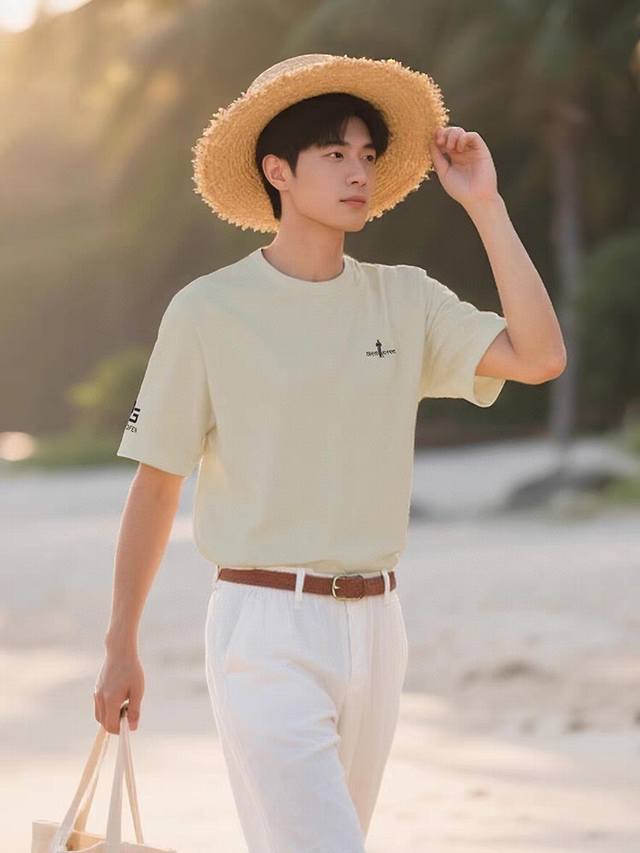 搭配资讯图 比音勒芬2025夏季新款男士户外防晒速干休闲圆领短袖T恤！