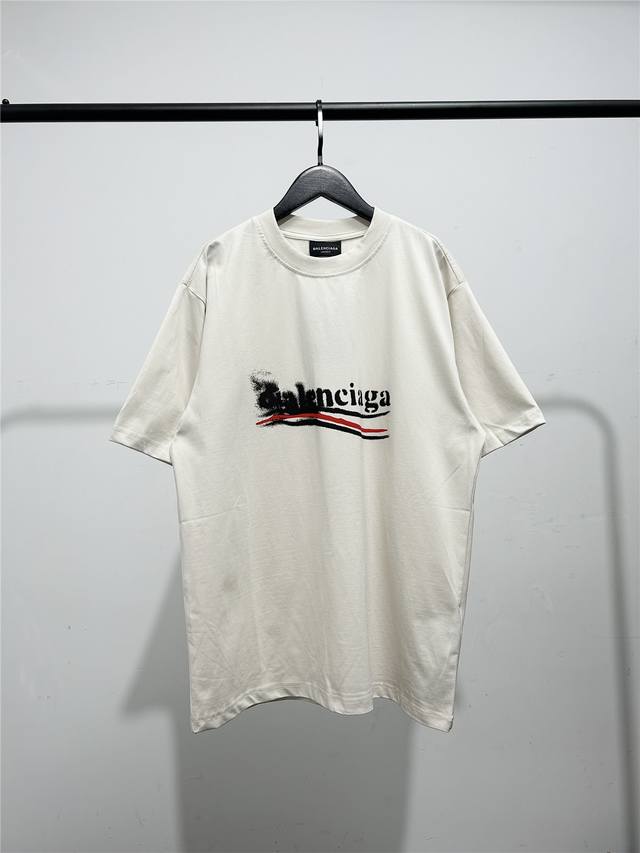 高版本，质量很好！巴黎世家 Balenciaga男女同款涂鸦字母短袖T恤！此款尺码偏大，最小Xs穿到 斤左右！最大穿到200多斤！ 巴黎世家Balenciaga