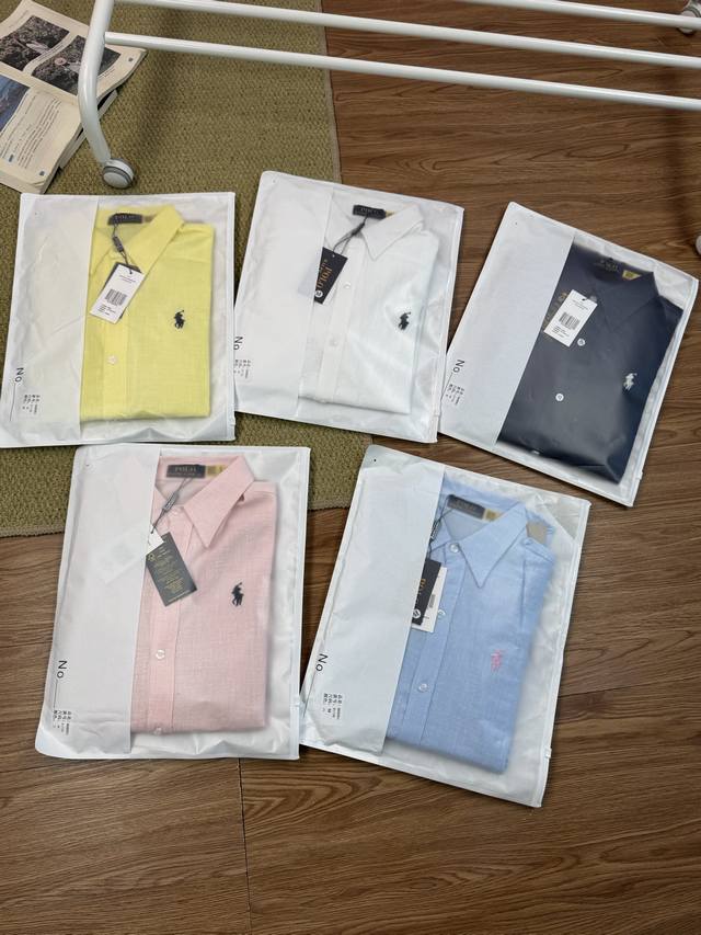 细节图# Ralph Lauren 拉夫劳伦春夏亚麻衬衫战马小标刺绣防晒外套 选用 %高支亚麻材质制作而成，面料手感细腻软糯，清爽的亚麻天然透气，舒适又自带肌理