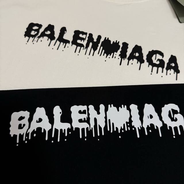 Balenciaga 巴黎世家爱心字母印花男女同款情侣款短袖 穿上就是舒适自在 减龄又显瘦的存在，慵懒而随性，结合干净简单的色系就特别耐看，适合日常穿着～复古标