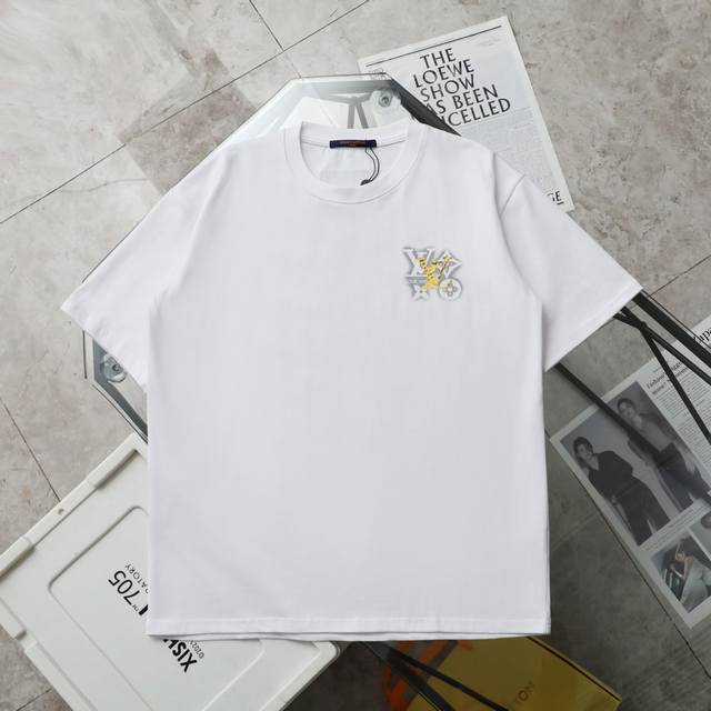 上新 纯原臻品 顶级复刻 Louis Vuitton 路易威登Lv 新款前后印花Logo休闲圆领短袖T恤 款号：3349 颜色：黑色 白色 尺码：S-Xl 购入