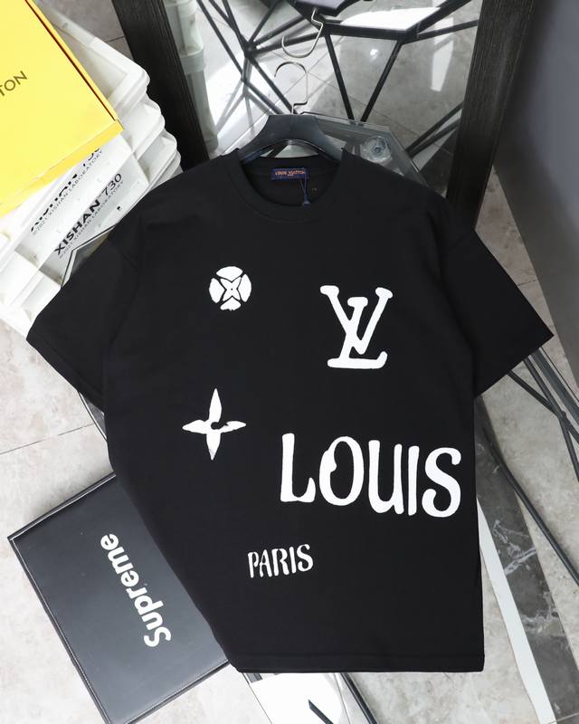 供 Louis Vuitton 路易威登Lv 25Ss新款经典老花字母Logo涂鸦短袖T恤 Louis Vuitton，法国路威酩轩集团-Lvmh旗下品牌，著名