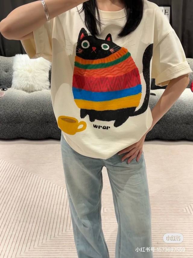 供 实拍图 古驰 Gucci胖胖小猫圆领短袖T恤 款号：344 原版面料官方同款短袖T恤 定制280 克同缸染面料手感非常舒服 春夏最新砖柜同步时尚又个性超级百