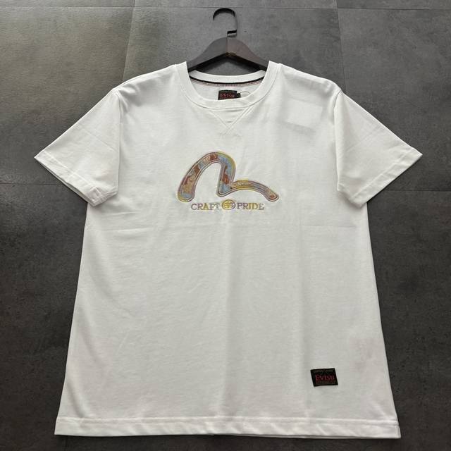 Evisu 福神2025新款小海鸥贴布短袖T恤 原版面料高版本高品质 网红明星同款 Evisu不时革新与重塑经典元素 保持 图案T恤新颖独特，这件T恤上的日本织