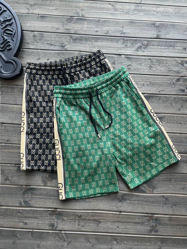 Gucci：古驰25Ss新款双G满印提花织带短裤 推荐高品质短裤. 颜色：黑色 淡墨绿 尺码：Xs L 原版面料高版本高品质 网红明星同款 原版面料定织定染双面