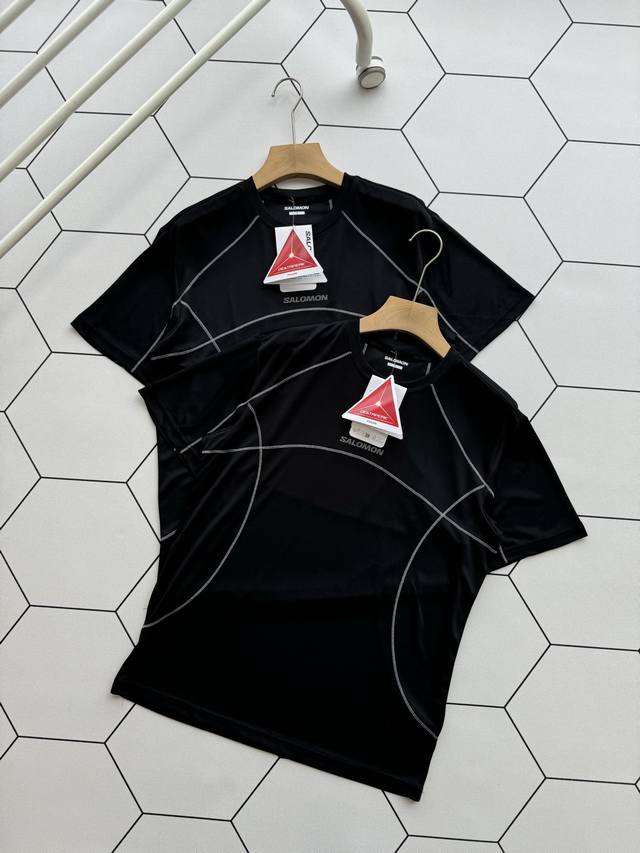 Salomon萨洛蒙 Radiant Ss Tee M Outdoor系列 户外圆领休闲舒适短袖T恤 ！ 速干透气面料，轻盈有型！全身明线设计，线条感十足，非常