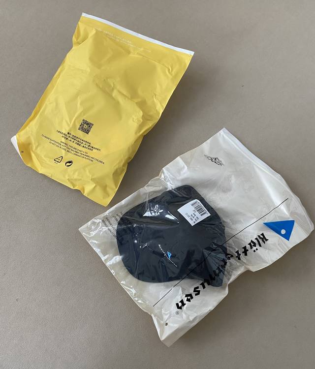 上新 Klattermusen攀山鼠短檐帽 霜巨人列姆 六片帽子新品户外运动鸭舌帽防风透气10452 描述 使用利维坦德波尔特材质制作的棒球帽设计的帽子，是男女