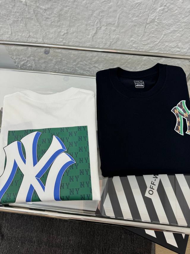 Mlb 洋基队 Ny 小红书爆款大标字母印花男女情侣款情侣短袖T恤 小红书热门爆款，明星网红同款穿搭，男女日常通勤穿搭必备单品！ 高品质260克高克重双纱面料，