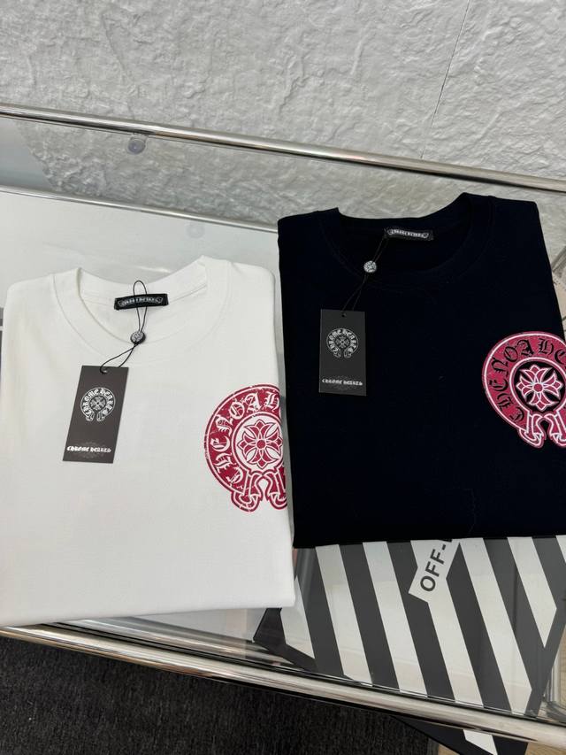 Chrome Hearts 克罗心 新款红色梵文字母印花男女情侣圆领短袖T恤 小红书热门爆款，明星网红同款穿搭，男女日常通勤穿搭必备单品！ 高品质260克高克重