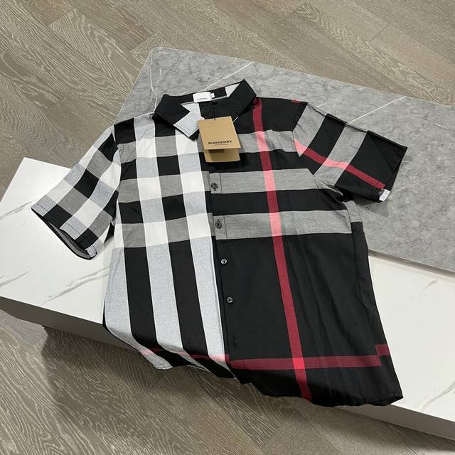 Burberry 巴宝莉早春新款男士商务短袖衬衫官网同款 此款商务免烫长袖衬衫丝滑高级，休闲无痕巴宝莉衬衫，四季通用，长期供应，Bbr官网同步发，最新男士格纹衬
