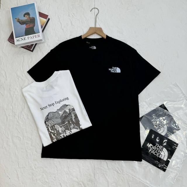 The North Face 北面 25Ss Tnf城市户外系列印花情侣短袖T恤 前幅的图案是北面设计款，印花采用进口胶浆工艺，经过对印刷网版进行技术处理，加了