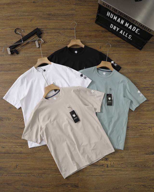 Descente迪桑特夏季新款户外休闲运动四色系列棉质舒适最强短袖圆领T恤 高品质短袖！颜色真的太好看了！也可配情侣！四色系 每个颜色都翘好看~ 高端大气！全棉