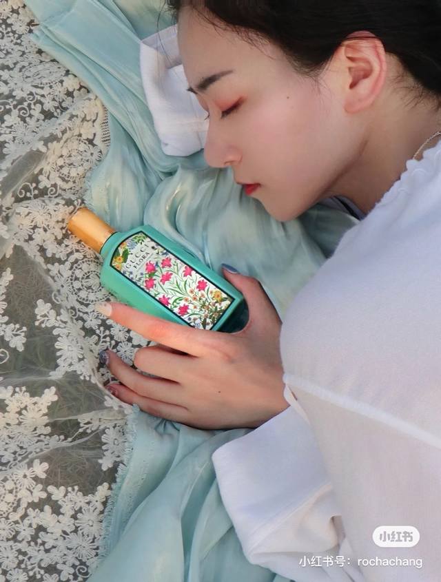 越南版本Gucci绮梦绿茉莉Ed Ml “快乐灵药”古弛绮梦茉莉女士香水 初见时就被它的颜值惊艳，绮梦茉莉的绿松石质感瓶身自带复古的灵魂，就像步入开满繁花的绮梦