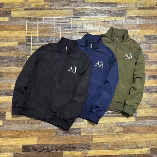 新款上新 独家定制版本 爆款推荐Armani 阿玛尼立领春季经典百搭男士独立的胸前刺绣夹克外套 防水面料上身柔软舒适！背面Arm字母，胸前精致Ax刺绣小标刺绣设
