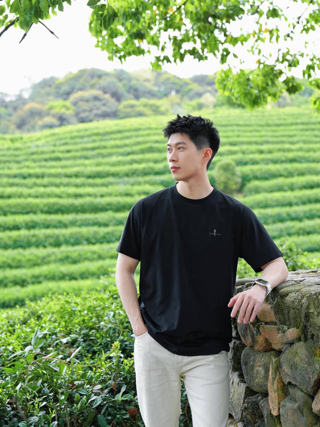 比音勒芬 凉感防晒系列 亲肤字母柔软细腻户外休闲百搭立体剪裁无束缚 T恤 标准 男女同款 -品牌介绍：比音勒芬以“生活高尔夫”为品牌风格，倡导生活高尔夫理念注重