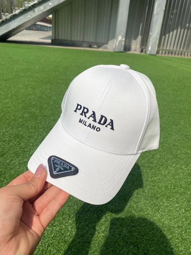 Prada普拉达科技面料防水三角标金属标鸭舌帽 爆款美中购物车 棒球帽 休闲遮阳帽 男女通用 ，速干面料，透气性很好、质量超级赞、大小可调节，实拍图调