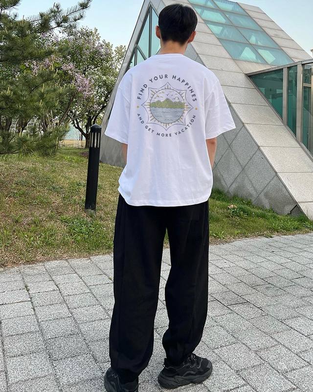 The North Face Ss23 北面圆环字母风景画圆领短袖T恤 男女同款 采用260克双砂面料 三针五线做工，领口包包边条 今年火爆的品牌 看到了就忍不