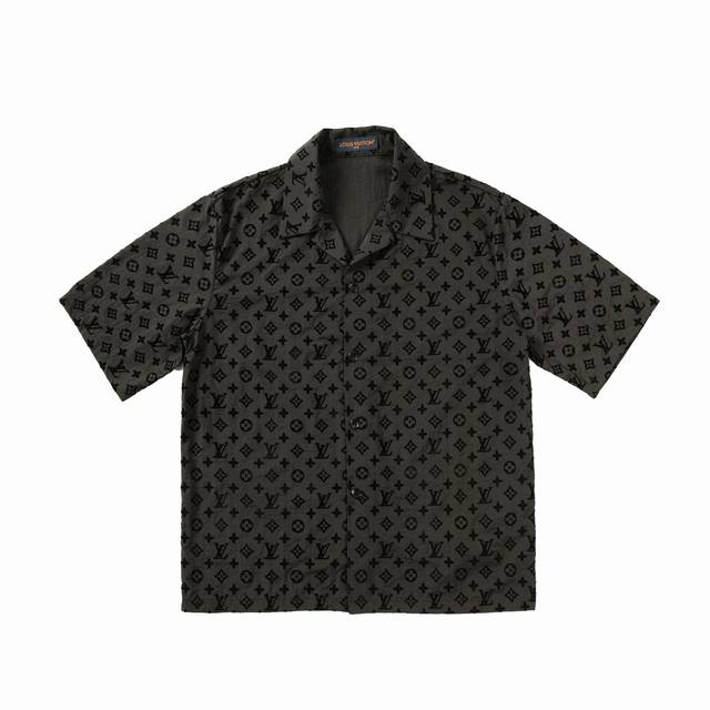 顶级复刻版本 Louis Vuitton Lv路易威登 新款植绒满印提花Logo休闲衬衫短袖 套装 面料: 280克重磅纯棉，随意对比 Louis Vuitto