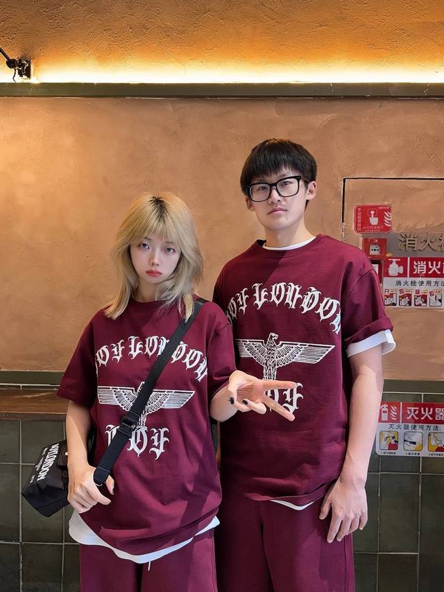 Boy London高版本夏季新款男女同款老鹰 圆领套头短袖T恤 面料：采用2 克纯棉双纱面料，预缩处理，不缩水不变形！螺纹3厘米宽，小领口贴合。 印花：进口椭