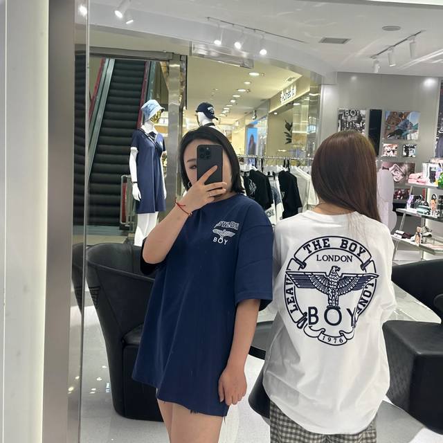 Boy London高版本夏季新款男女同款彩色老鹰 圆领套头短袖T恤 面料：采用2 克纯棉双纱面料，预缩处理，不缩水不变形！螺纹3厘米宽，小领口贴合。 印花：进