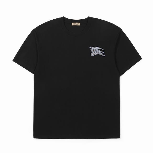 Burberry巴宝莉战马刺绣标棉质短袖T恤 定制主标 辅料 水洗齐全 品牌精密刺绣标 甄选250克32支紧密纺双纱纯棉面料 质感厚实但是透气性良好 有一定厚度