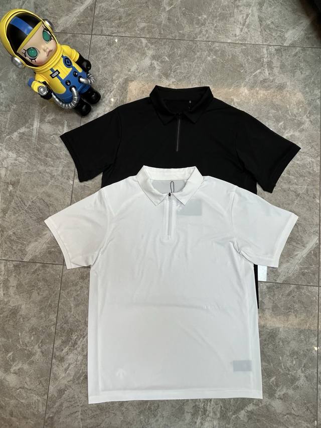 供140 Descente迪桑特Dualis系列都市通Aerodry男士商务短袖翻领Polo衫 采用主线Aerodry面料制作而成的短袖Polo衫，面料轻质舒适