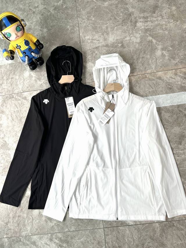供 Descente迪桑特综训男士防晒服防晒衣Upf80外套针织上衣新款 -Upf80+防晒指数 专业运动 轻量款男子综训防晒外套 散热透气、上身贴肤清凉防晒、