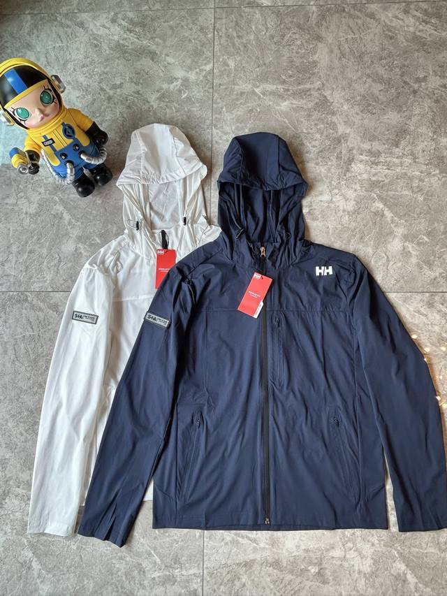 供 海丽汉森Helly Hansen Hh男士户外休闲外套S+A系列连帽防晒衣 官网同步 全网火热明星同款胡先煦推荐系列，打开青春时尚的夏日出行穿搭风潮，满足多