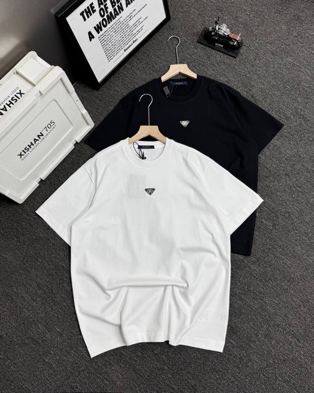 顶级版本 Lv25Ss钻石三角 Louis Vuitton 路易威登 采用280G双纱高克重高级感十足 时尚又个性 超级百搭好看的一款 男女同款 人手必备 吊牌