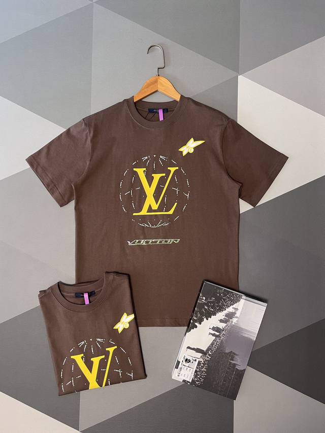 盒装短袖 高版本 Lv2025Ss春夏新款烫钻地球短袖，码数Xs-L 略同于平常M-2Xl ，男女同款，宽松版型，可参考文末尺码表，不用刻意号。 25应季新款，