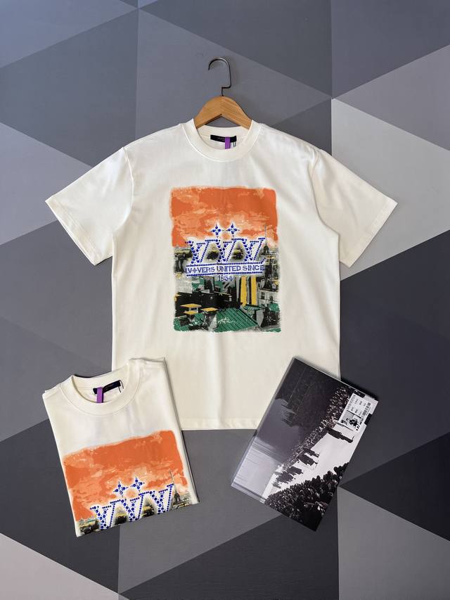 盒装短袖 高版本 Lv2025Ss春夏新款烫钻短袖，码数Xs-L 略同于平常M-2Xl ，男女同款，宽松版型，可参考文末尺码表，不用刻意号。 Lv25年最新款烫