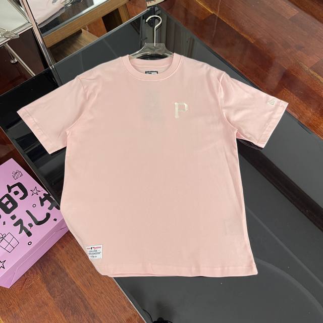 New Era X Mlb 专柜同步！纽亦华携手纽约洋基队推出联名款，胸前刺绣后背字母印花情侣圆领短袖T恤｜203 原单防伪吊牌版本，品质在线～ 面料：原版24