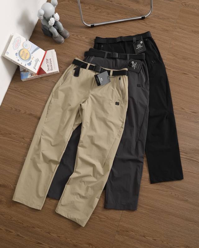 上新 品牌：可隆 Kolon Sport 尺码：S-M-L-Xl-Xxl 颜色：夜空黑-月球灰-浅卡其 类型：轻量速干户外腰带长裤 材质：速干透气弹力科技面料
