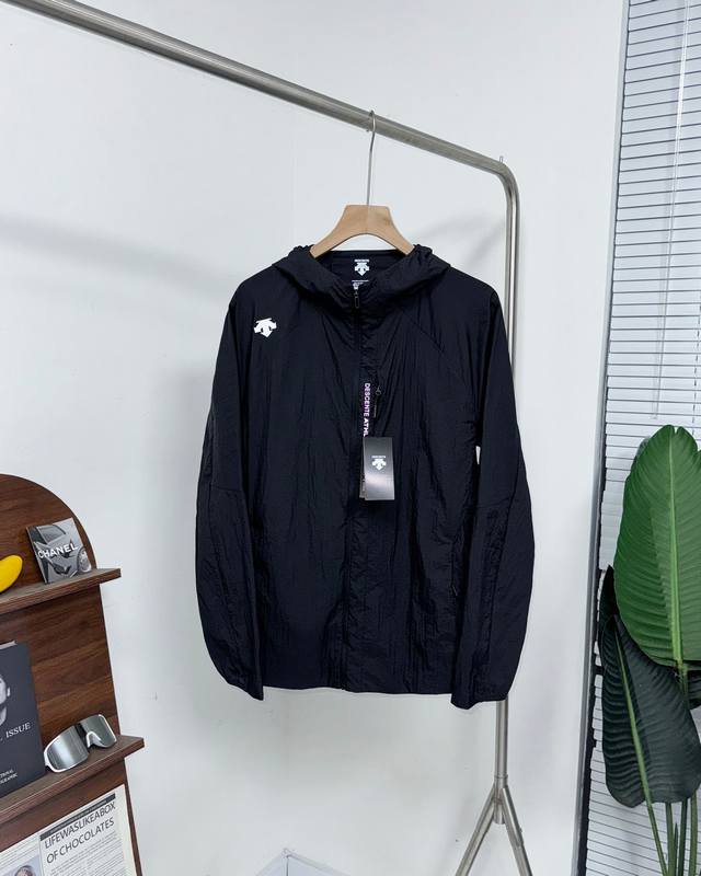 Descente 迪桑特 夏季新款男女单层防晒衣外套 专业功能性面料 防泼水防风 面料耐磨擦 网面内里透气干爽 ，排汗透湿 单层适合喜欢户外A9953运动 没有