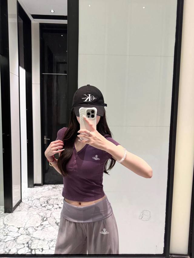 上新 套装 西太后 土星爆款小套装～ 很好的诠释了“腰臀比” 纽扣上衣＋亚麻裤=纯欲辣妹 配色真是神一样的存在 翻边裤打破沉闷很洋气 颜色：紫色 码数：Sml