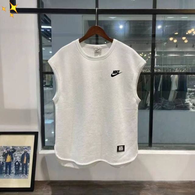 供 耐克Nike夏新品美式复古华夫格纯色运动背心宽松大码外穿无袖T恤坎肩式背心 这款运动背心专为训练打造 采用由X-Static技术舒适伸展遇汗水不易粘腻肌肤