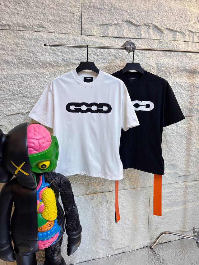 裂变”设计Logo## 超多明星上身 原厂品质 Good Brand纯色裂变字母Logo 印花 宽松 圆领短袖T恤 男女款 近期的国潮新秀 热度很高 品牌溢价当