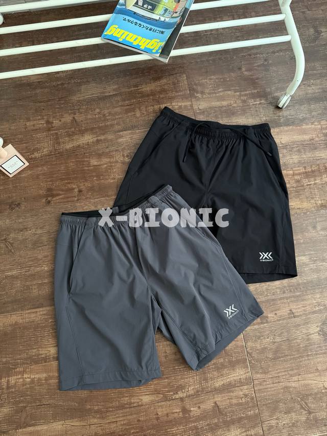 夏季轻盈 Xbionic旷野隐者轻量运动短裤｜防泼水耐磨，户外跑步必备 核心卖点 超轻量化户外定制面料｜耐磨防刮，持久耐用 四面弹力设计｜灵活自如，适应高强度徒