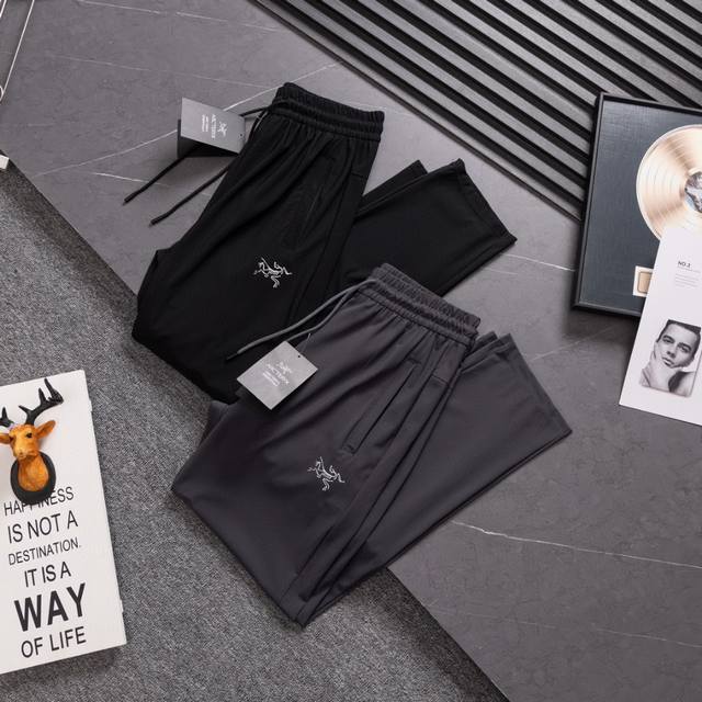 跑量！ 直口版 2025款Arc'teryx 始祖鸟夏季冰丝弹力速干直筒长裤 颜色：黑色 灰色 尺码M-3Xl 此款裤子非常百搭，弹力腰围，加宽加厚腰头！直筒设