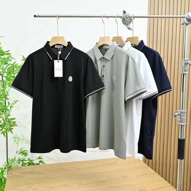 上新： 米 款号：8209# Moncler 蒙口2025年新款男士翻领纯棉短袖T恤Polo衫 高端版本！专柜定制面料透气舒适度高，细节无可挑剔，品牌元素设计理