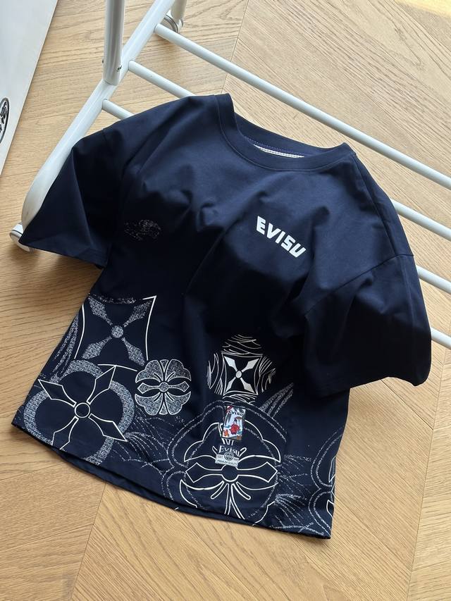 供 Evisu福神多重家花印花潮流运动休闲风超宽松短袖Tee 深藏青色 S-Xxl 原版260克 %纯棉面料，纯棉中超丝滑哒，衣服左下角 柳间小野道风 花札主题